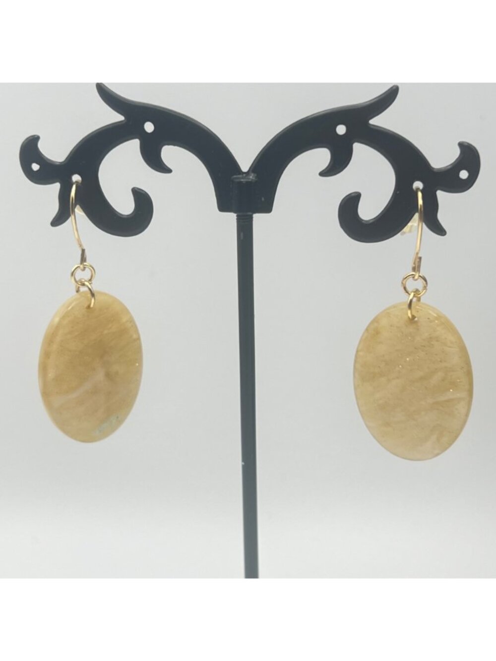 Vintage Lucite Statement Necklace Earrings Set Marbled Beige Pendant Gold Tone - Picture 8 of 14